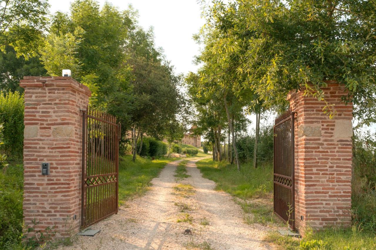 Escons Domaine De Charme Hotel Saint-Sulpice-sur-Leze Bagian luar foto