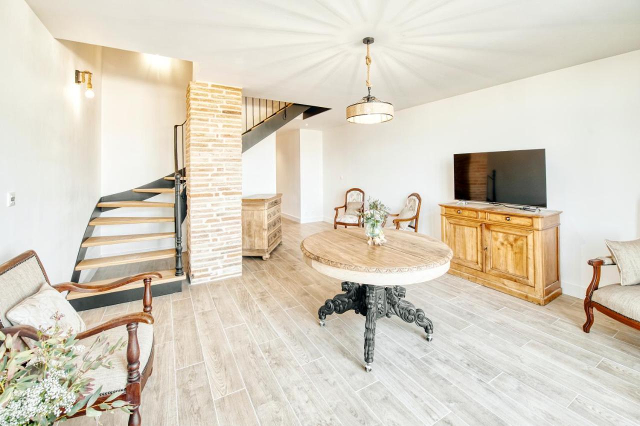 Escons Domaine De Charme Hotel Saint-Sulpice-sur-Leze Bagian luar foto
